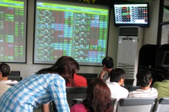 Shares up on Govt’s exit of big firms 