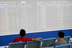 Steel makers help markets rebound