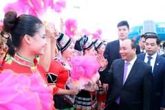 Prime Minister sets foot in Guangxi, begins China visit
