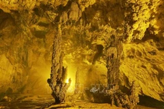 Nguom Ngao Cave - nature's masterpiece in Cao Bang province