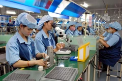 New working licenses for foreign labourers to be suspended