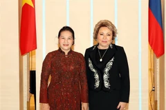Top legislator holds talks with Russian Federation Council Chairwoman