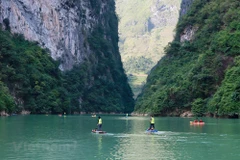 Rowers conquer Tu San canyon