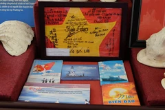 Mainlanders learn about remote islands via mementoes 