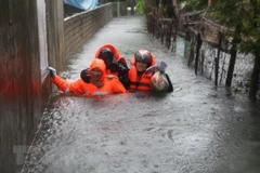 Nghe An province evacuates residents as flooding worsens