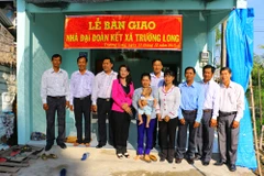 More charity houses handed over to poor households in Can Tho
