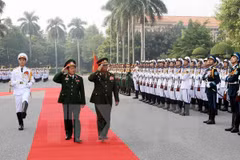 Vietnam, Laos enhance military cooperation 