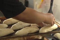 “Banh mi” spotlighted in foreign newspaper