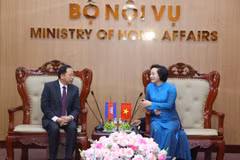 Minister of Home Affairs Pham Thi Thanh Tra hosts Cambodian Minister of Cults and Religions Chay Borin in Hanoi on July 31. (Photo: VNA)
