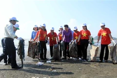 Vietnam responds to “Clean up the world” campaign 