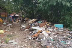 Illegal dumping resumes along Red River