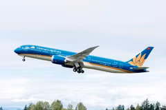 Vietnam Airlines to increase flights to Philippines for football fans 
