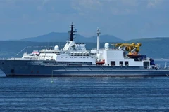 Russian search and rescue support vessel visits Vietnam