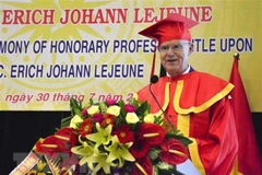 German charity fund leader receives Honorary Professor title