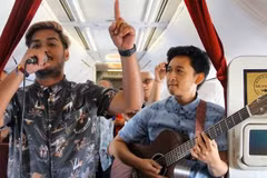 Garuda Indonesia brings live music to the sky