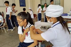 Hanoi’s students to be fully vaccinated in coming school year 