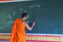 Khmer monks open summer classes
