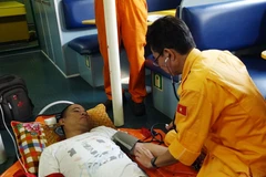Vietnamese rescue force save ill foreign crewman 