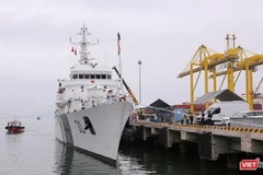 Indian coast guard ship visits Da Nang 