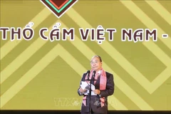 Vietnam’s brocade products need to be promoted, positioned: PM
