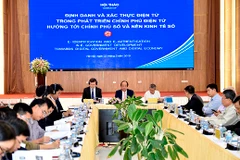 Vietnam learns international experience in building e-government