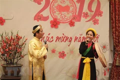 Overseas Vietnamese across continents welcome Year of the Pig