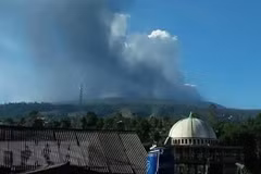 Indonesia bans activities around Volcano Merapi