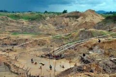 Indonesia: Landslide kills five diamond miners