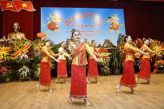 Lao Embassy hosts traditional New Year celebration in Hanoi
