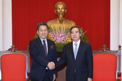 Vietnam pledges favourable conditions for Japanese bank 