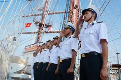 Vietnam People’s Navy ship visits Singapore