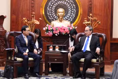 HCM City urges Samsung to soon open R&D centre