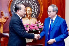 HCM City delegation begin visits to Singapore, Indonesia