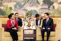 Vietnamese NA Chairwoman receives leader of Suzhou city