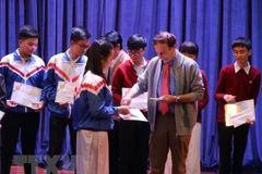 Vallet scholarships presented to students in central region