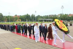 National leaders pay tribute to President Ho Chi Minh on National Day 