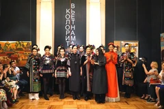 Vietnamese traditional long dress collection introduced in Russia