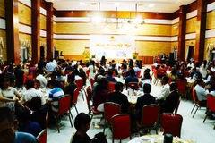 Vietnamese expats in Cambodia enjoy warm Tet