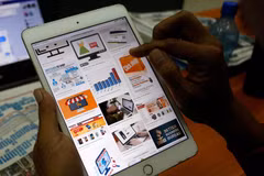 Cambodia approves draft bills on e-commerce, consumer protection