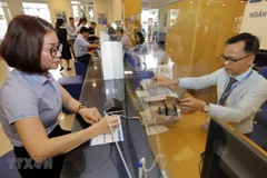 Banks lower savings rates but base rate could still be high