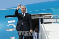 Top Vietnamese leader leaves Hanoi for visits to Laos, Cambodia