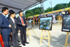 Festival features Vietnam-Laos special ties