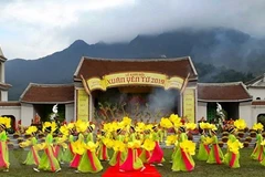 Yen Tu Spring Festival opens, luring thousands of visitors 