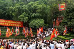 Palanquin procession held at Hung Kings Temple Festival 