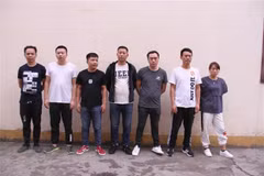 Seven Chinese involved in online gambling handed over to China 