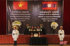 Remains of Vietnamese volunteer soldiers, experts repatriated from Laos
