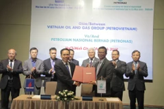 Oil corporations of Vietnam, Malaysia sign gas deal