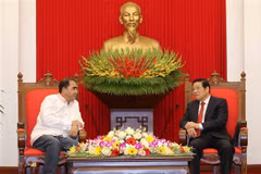 Party official receives Panamanian guest