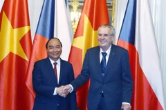 PM Phuc calls for stronger Vietnam-Czech ties in potential fields
