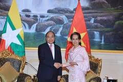 Vietnamese Prime Minister, Myanmar State Counsellor hold talks 